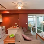Lord Stanley Suites On The Park